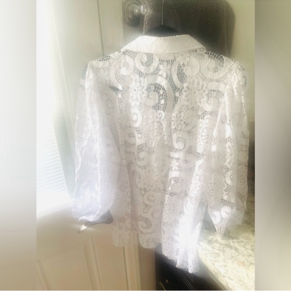 SAKS FIFTH AVENUE LACE TOP - Picture 5 of 5